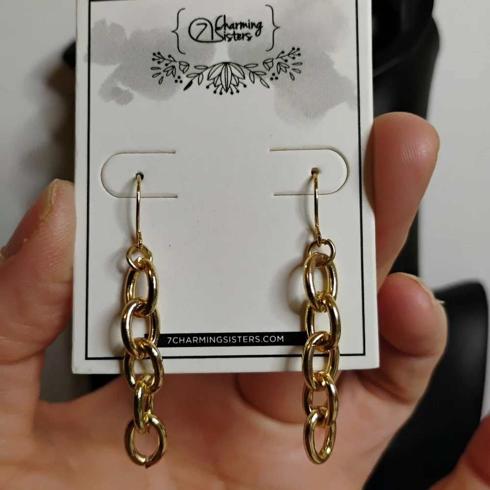 7‎ Charming Sisters Gold Tone Link Dangle Earrings